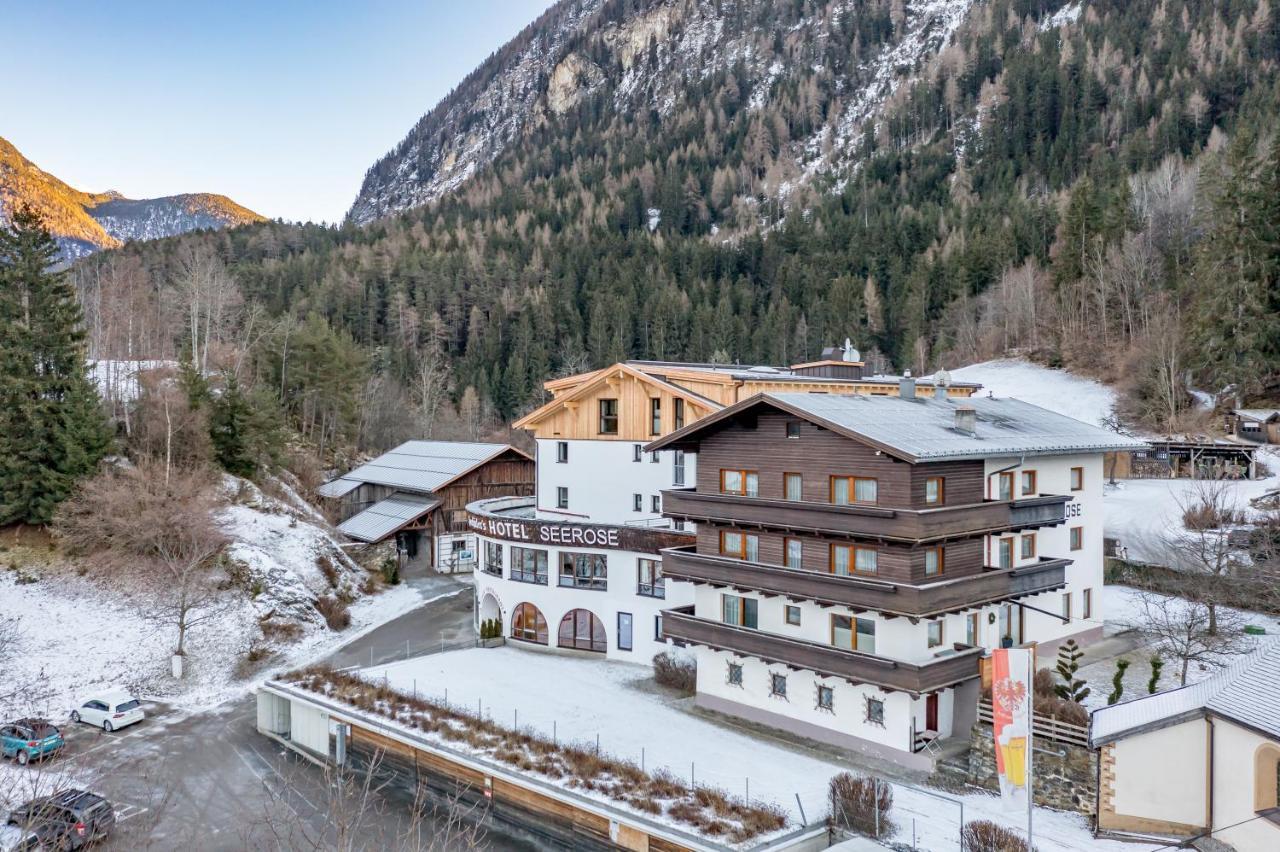 Seehueter'S Hotel Seerose Oetz Exterior foto