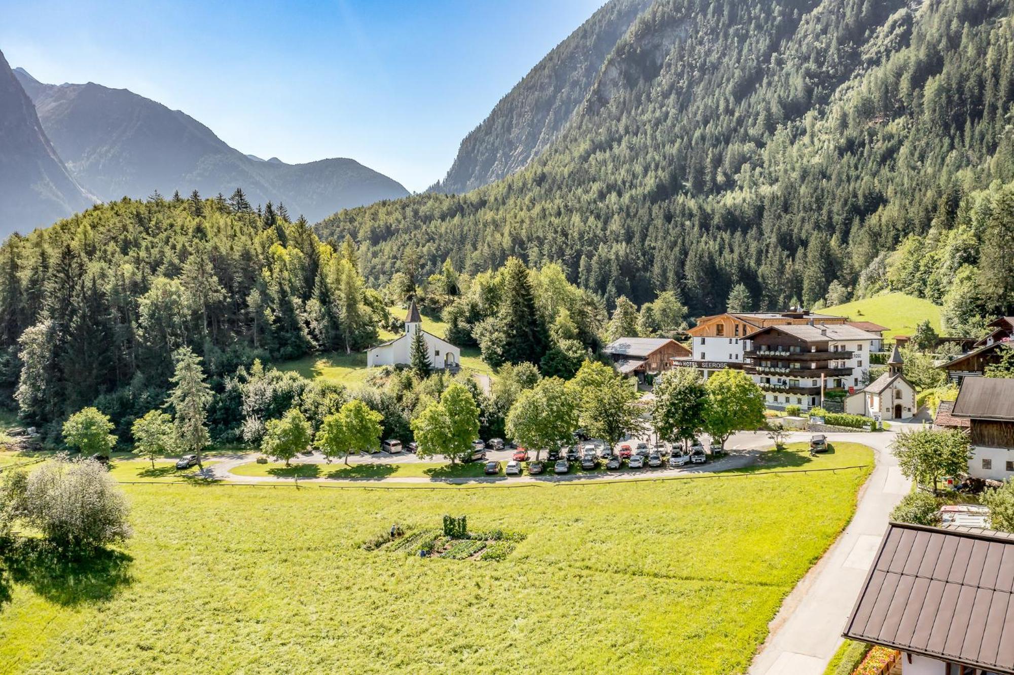 Seehueter'S Hotel Seerose Oetz Exterior foto